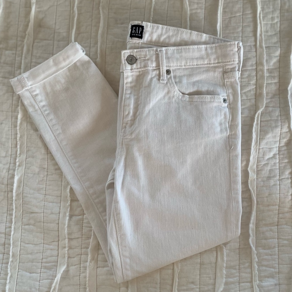 GAP Girlfriend Cuffed White Jeans